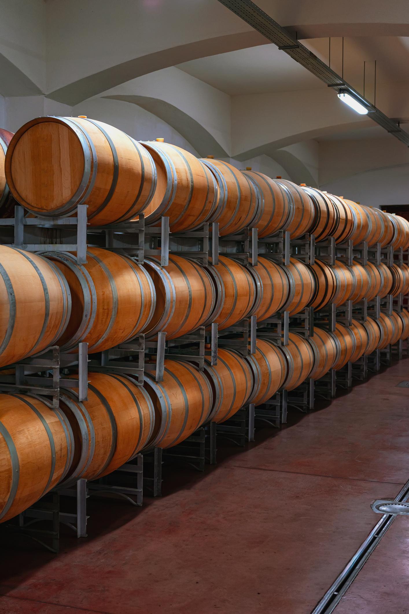 Wine Cask vs Wine Barrel